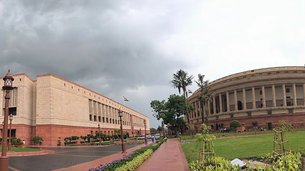 new-delhi-mps-eviction-notice-200-former-mps-asked-to-vacate-official-bungalows-in-lutyens